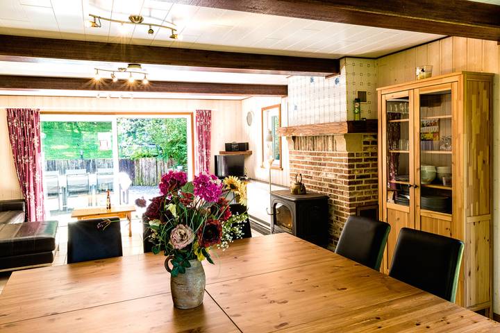 Location de vacances pour 10 personnes, avec terrasse ainsi que sauna et jardin à Érezée - 4