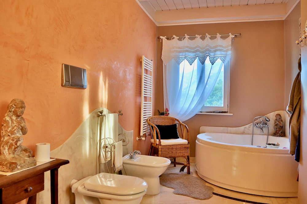 Romantische Villa Bella Vista, mit beheizbarem Pool und traumhaftem Blick in Pontedassio, Riviera di Ponente