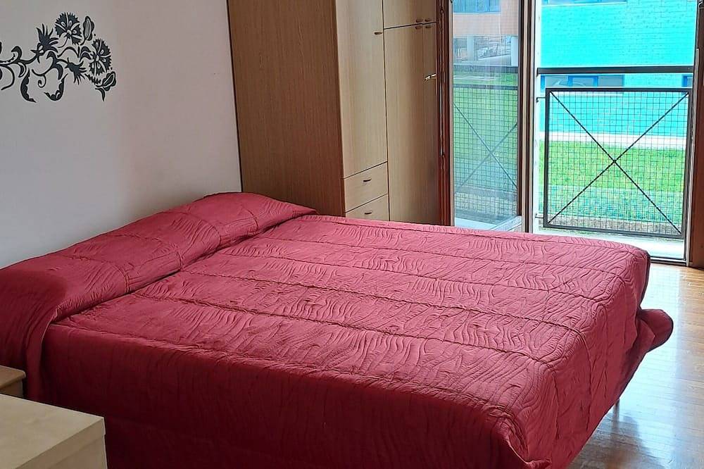 Entire apartment, Furnished mini near Licei in Schio, Vicenza Province