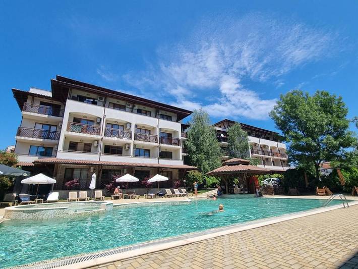 Apartahotel para 2 personas, con balcón y piscina en Bulgaria