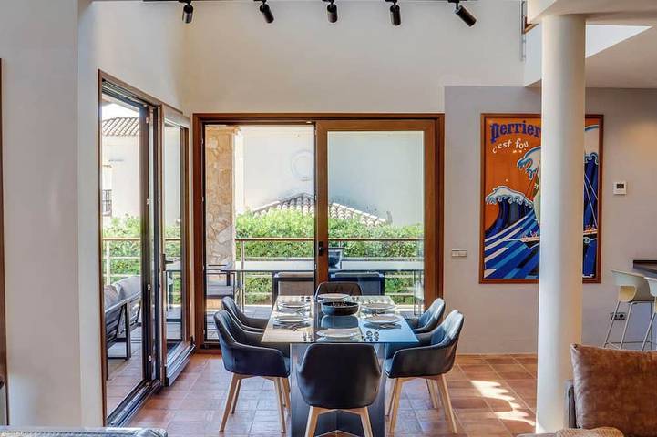 Luxury Sea View Villa on the Costa del Sol near Sotogrande in Playa de La Alcaidesa, La Línea de la Concepción