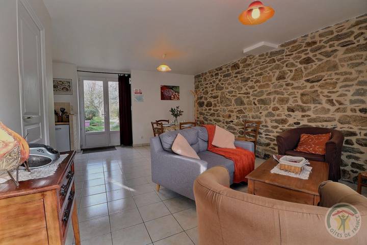 Gîte pour 4 personnes, avec jardin ainsi que jacuzzi et terrasse, animaux acceptés à Saint-Méloir-des-Ondes - 3