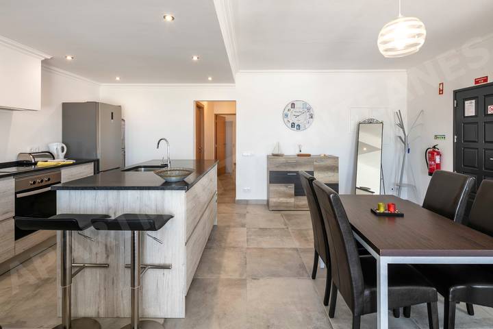 Ferienwohnung für 6 Personen, mit Meerblick und Balkon sowie Terrasse in Lagoa - 2