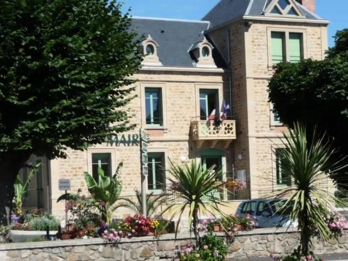 Villa pour 5 personnes, avec jardin en Auvergne - 2