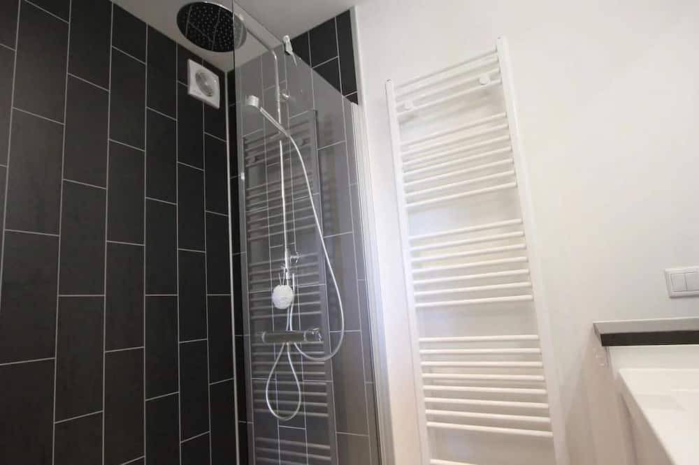 Chalet mit 2 Schlafzimmern und einer Terrasse in Holländische Küste