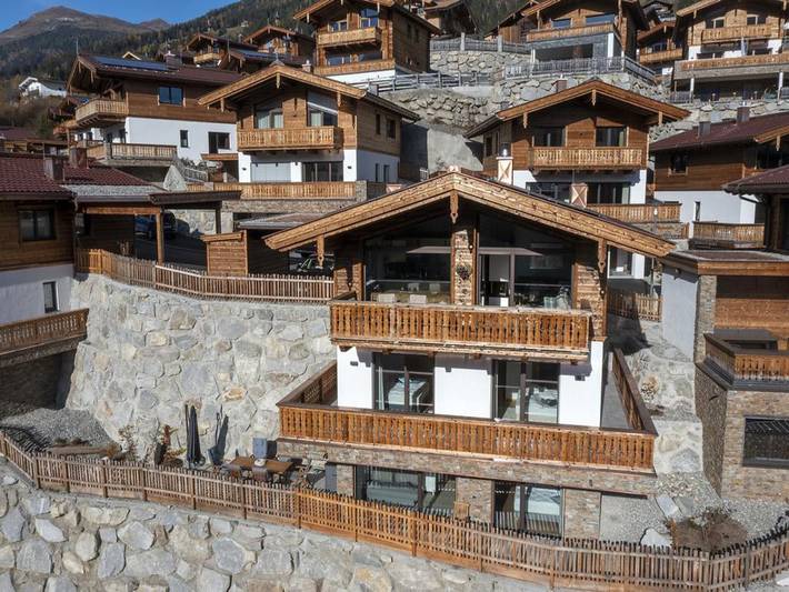 Villa mit pool für 6 Personen, mit Balkon/Terrasse und Terrasse sowie Pool und Sauna in Österreich