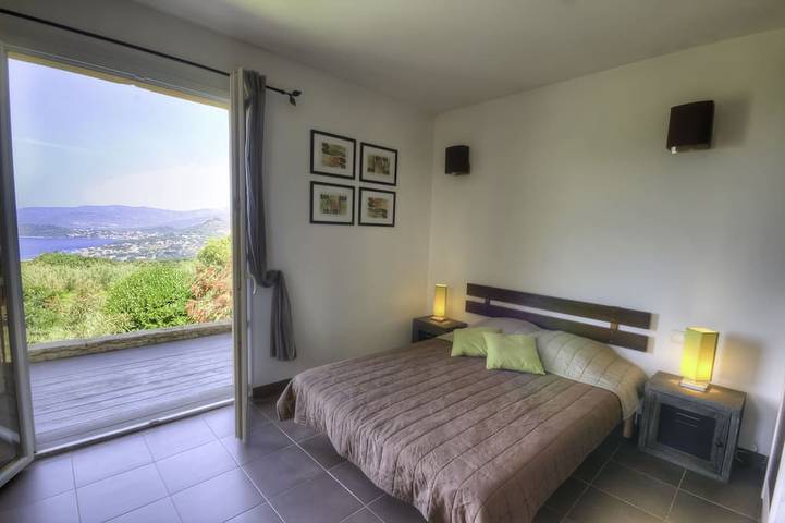 Cottage 2/3 Pers., Nahe dem Meer und Blick aufs Meer, 23 km von Ajaccio in Calcatoggio, Golfe de Sagone