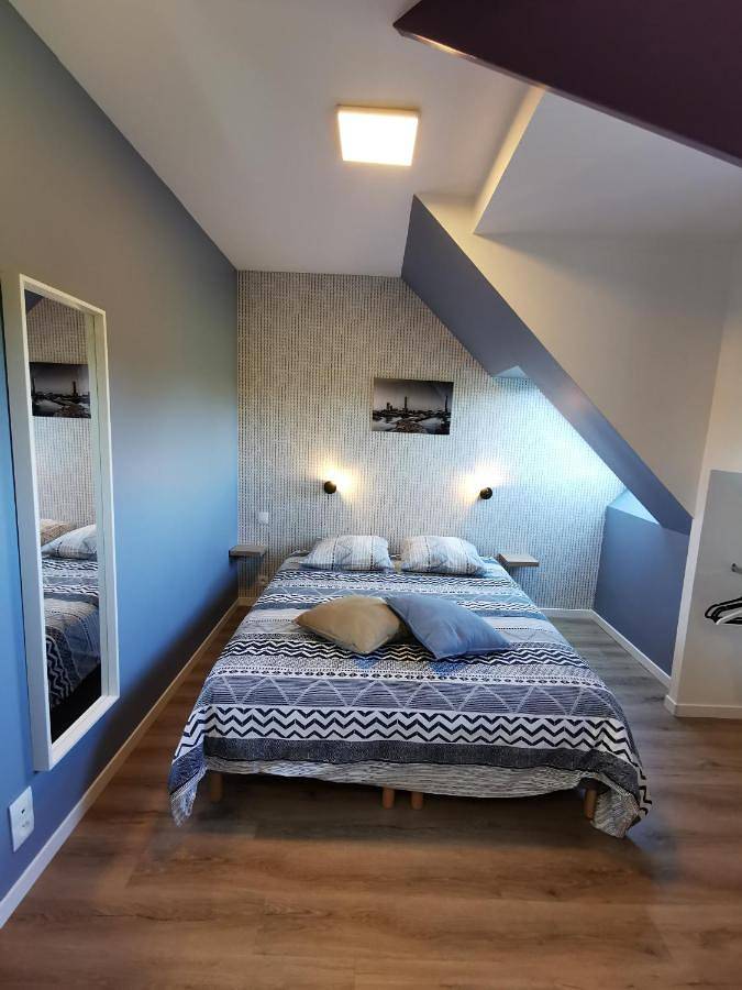 Gîte pour 2 personnes, avec jardin ainsi que terrasse et vue dans Plage Du Steir Penmarc H