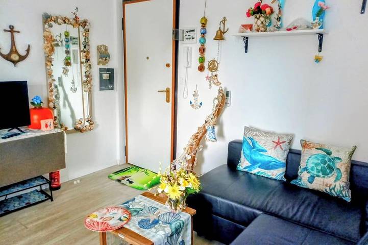 Appartement entier, Au Bord de la Mer, Neuf - Frais, avec Cuisine, Grande Terrasse, Hi-fi, Tout Équipé. in Grado, Province de Gorizia