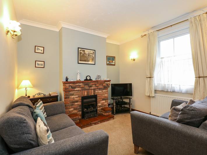 5 Melinda Cottages in Runton, Norfolk Coast