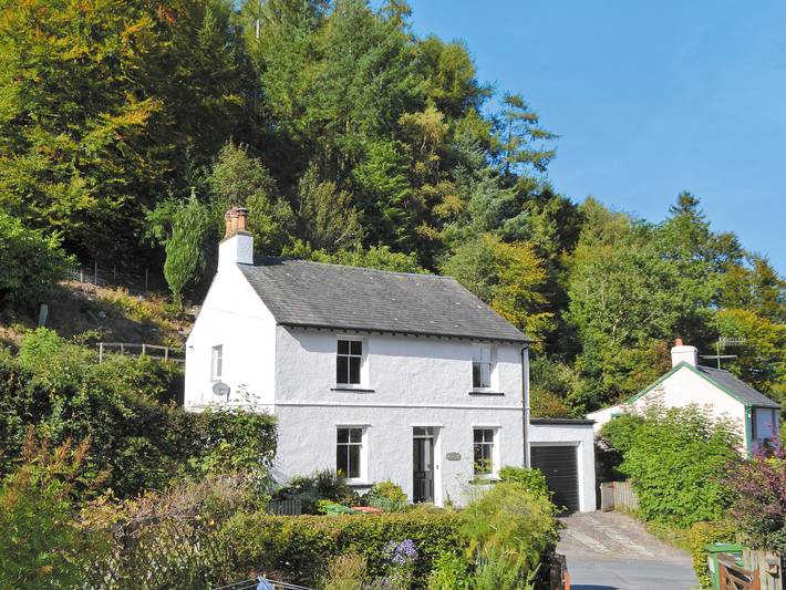 Log cabin for 6 people, with Garden in Bassenthwaite Lake