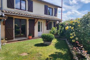 Gîte pour 8 personnes, avec jardin et terrasse à Vanzay