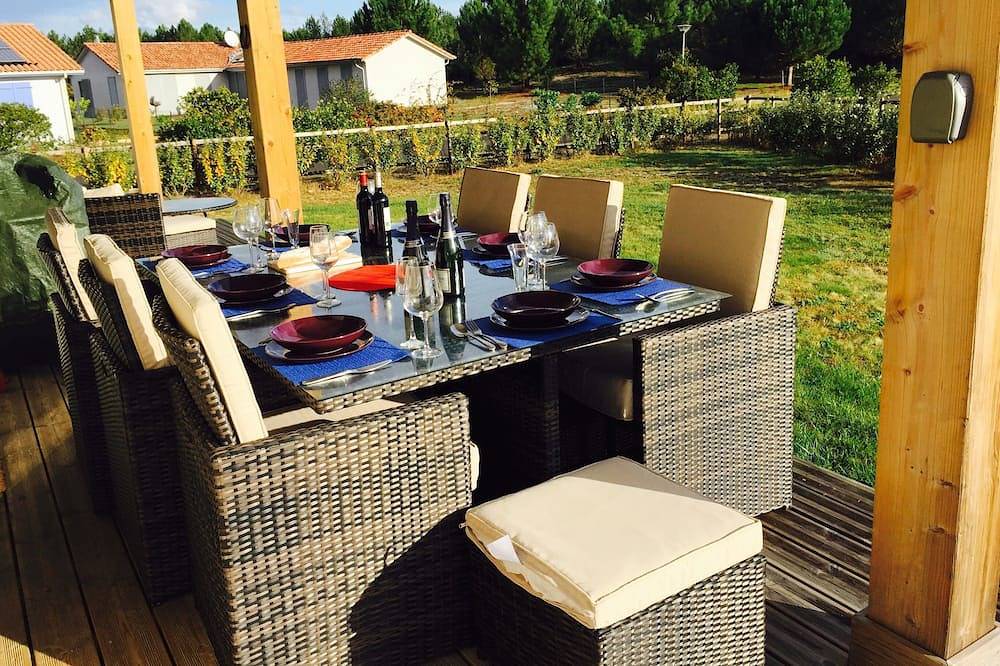 Villa de 3 chambres avec piscine privée, située dans un jardin nouvellement aménagé, sur la plage in Bias, Côte d’Argent