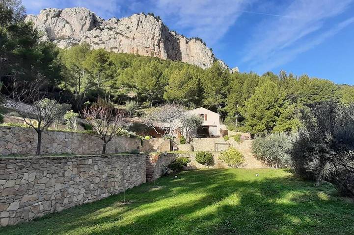 Holiday rental for 2 people, with terrace and garden in Toulon