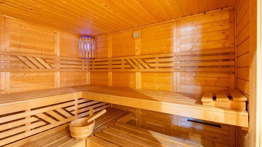 Ferienhaus für 14 Personen, mit Sauna und Terrasse im Zillertal - 2