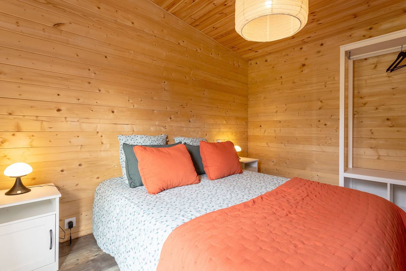 Chalet '4 Pers Landeleau 2kms Canal' avec terrasse privée in Landeleau, Région de Châteaulin