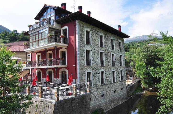 Casa rural para 2 personas, con Jacuzzi y Terraza además de Jardín y Sauna en Las Encartaciones - 2