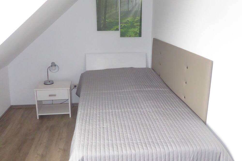 Ganze Wohnung, Ferienwohnung mit Natur, Ruhe, Wälder, Sport in mitten sächsischer Geschichte in Wermsdorf, Nordsachsen