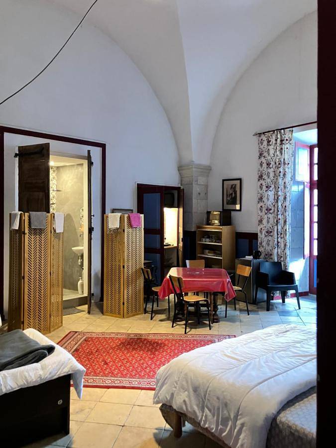 Chambre d’hôte pour 2 personnes, avec vue et piscine ainsi que terrasse et jardin dans Privas - 2