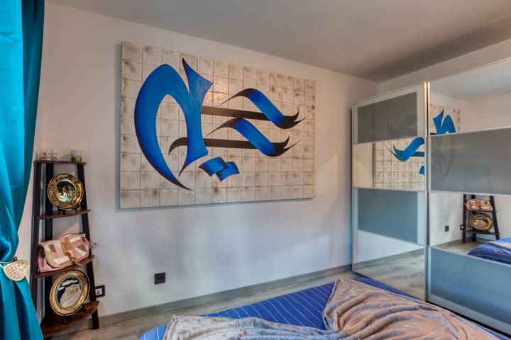 Guest Room in Béziers with Shared Pool, Wi-Fi, Air Conditioning in Béziers, Middelhavskysten (Frankrig)