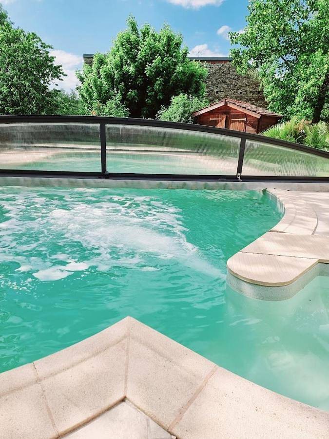 Gîte pour 2 personnes, avec piscine et jardin dans Nantilly