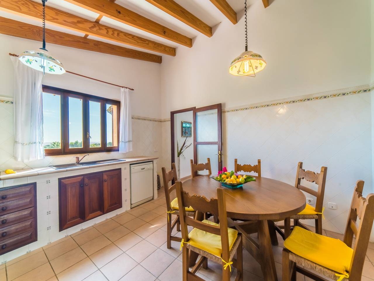 Finca en Mallorca con Piscina Privada in Búger, Interior de Mallorca