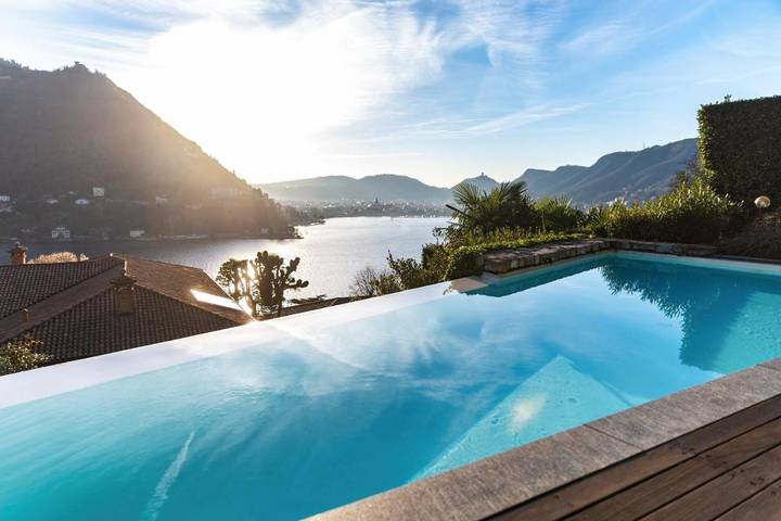 Villa für 11 Personen, mit Pool und Seeblick sowie Ausblick und Garten in Como - 4