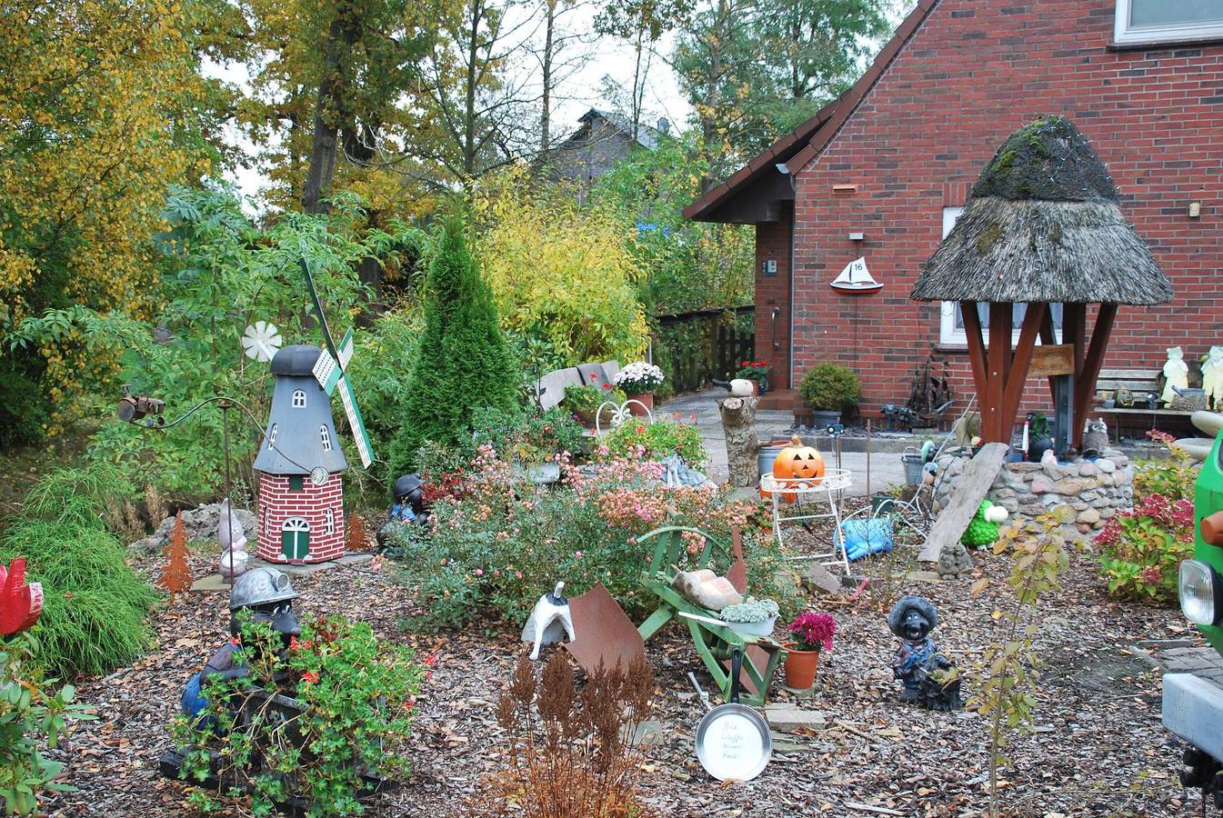 Entire holiday apartment, Wohnung im Obergeschoss mit Garten zur gemeinsamen Nutzung in Burhave, Butjadingen