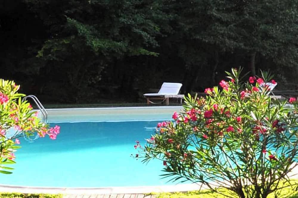 Le Fate. rent our e bike to visit all Umbria and enjoy our fantastic pool in Spoleto, Perugia Province