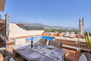 Villa voor 6 Personen in Urbanización Ladera del Mar, Nerja, Afbeelding 2