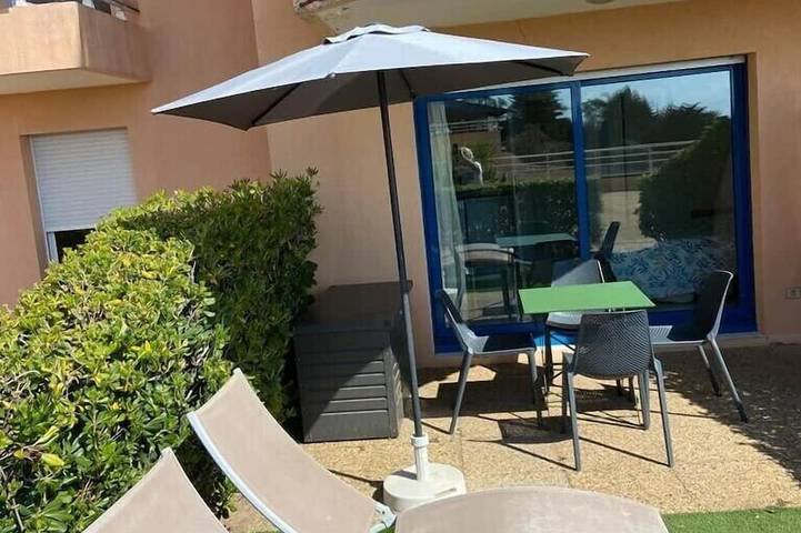 Ganze Wohnung, Nice place with sea and swimming pool in Le Trayas, Mittelmeerküste (Frankreich)