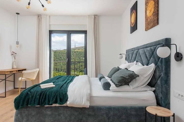 Villa Nacle with heated Pool near Omiš in Naklice, Split-Dalmatien