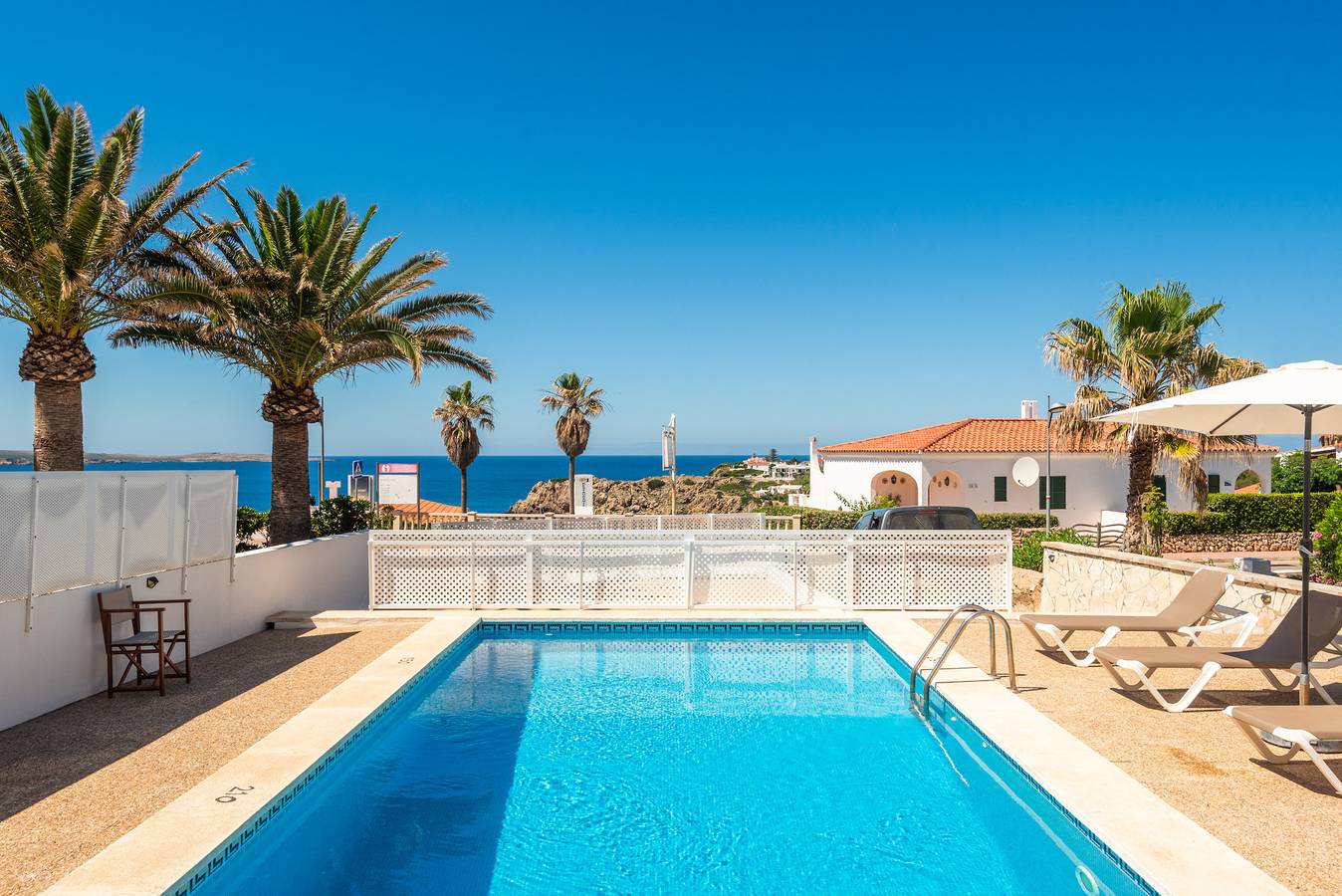 Villa Mar Azul in Arenal d'en Castell, Es Mercadal