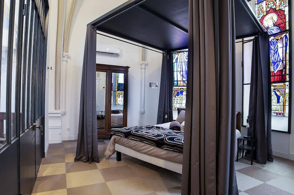 Magnifique Chapelle Entièrement Rénovée en Cœur de Ville Pour 8 Personnes in Montargis, Montargis region