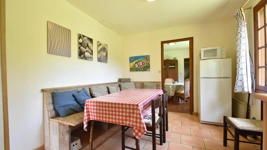 Location de vacances pour 9 personnes, avec jardin à Saint-Pierre-le-Vieux