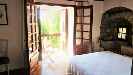 Gîte pour 5 personnes, avec terrasse à Les Bondons