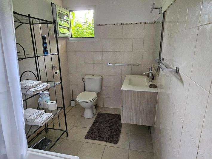 Gîte pour 4 personnes, avec piscine ainsi que vue et jardin dans Bellefontaine (Martinique) - 2