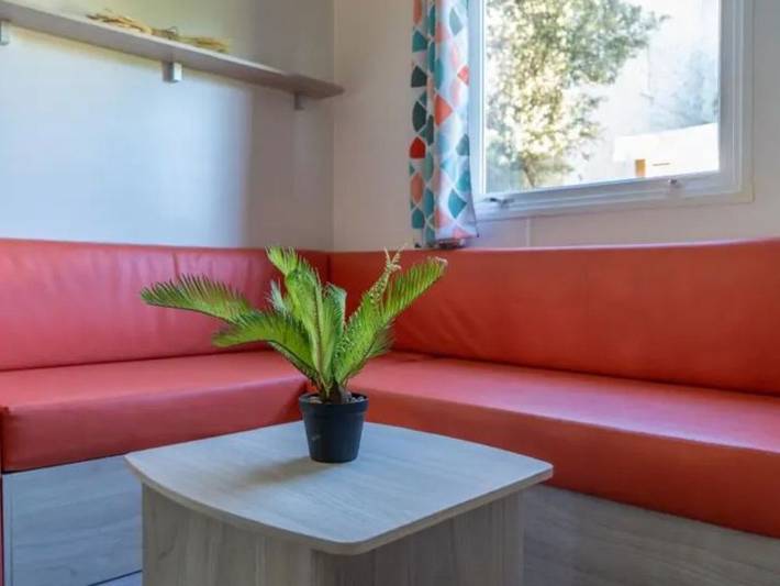 Mobil home pour 4 personnes, avec terrasse et piscine à Calvisson - 3