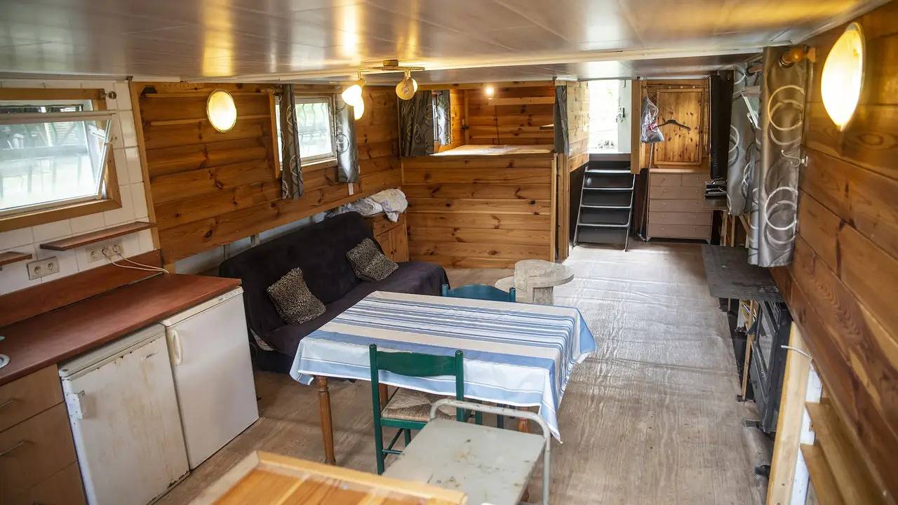 Boot für 2 Personen (35 m²) in Florennes in Florennes, Region Namur