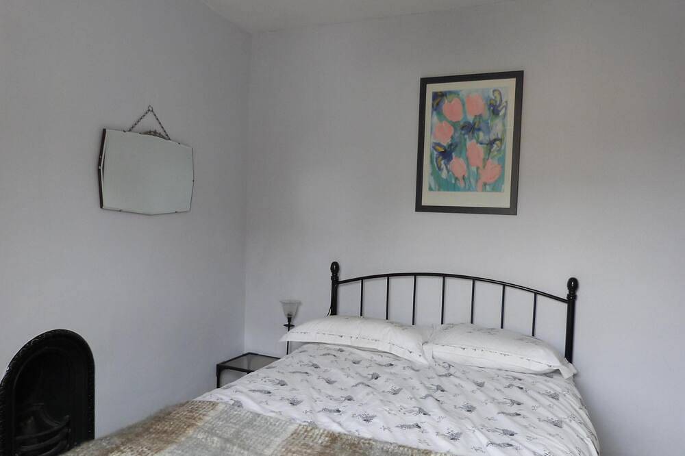 Fisherman's Cottage in the heart of Polruan - With Wifi & Parking in Polperro, Polruan