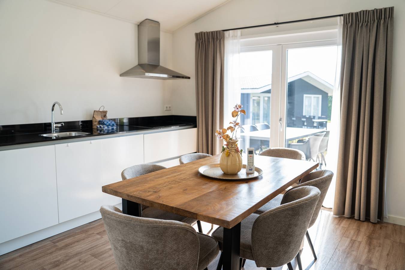 Comfortable waterfront lodge for 6 people on holiday park Molenvelden in Veldhoven in Veldhoven, North Brabant