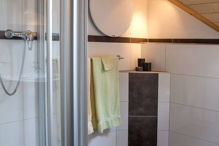 Ganze Wohnung, Familienfreundliche Ferienwohnung eingebettet zwischen See und Berge in Einsiedeln, Luzern - Vierwaldstättersee