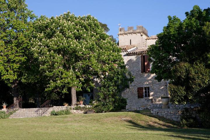Location de vacances pour 2 personnes, avec vue et jardin ainsi que piscine et sauna à Carnas - 2