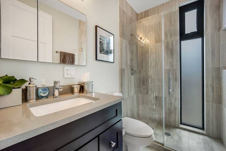 Vacation house for 16 people, with balcony and hot tub as well as yard in Illinois