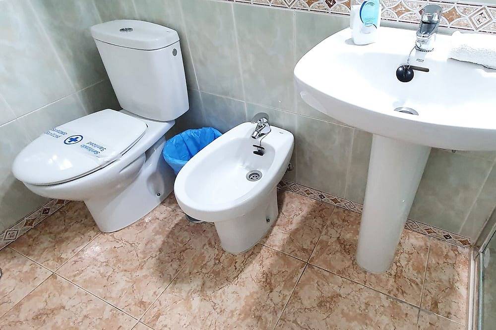 Geheel appartement, Skol 203 - 1-Bedroom Apartment in Edificio Skol with Enviable Sea Views in Playa de la Fontanilla, Marbella