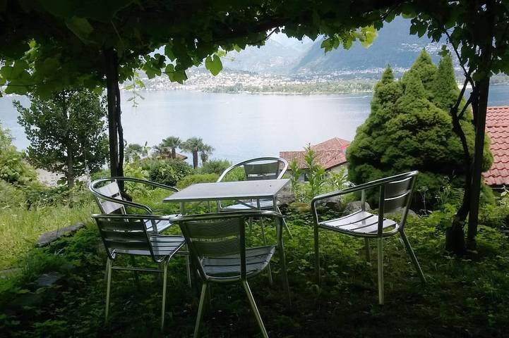 Casa Esmeralda Serenita – 3-Zimmer-Wohnung, ca. 65 m², mit Gartensitzplatz in Gambarogno, Lago Maggiore (Schweiz)