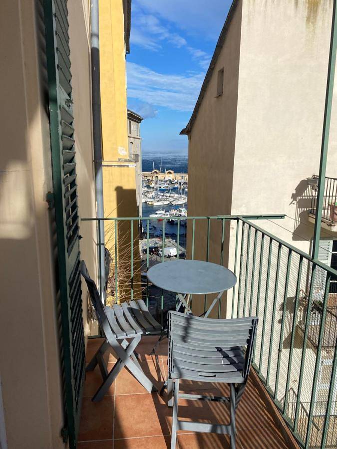 Gîte pour 4 personnes, avec balcon dans Cinema Le Studio Bastia - 2