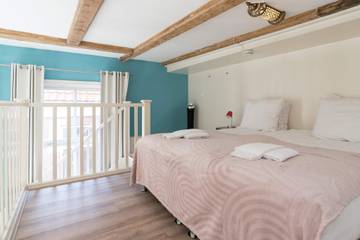 Vacation Rental for 6 Guests in Haarlem, North Sea Netherlands, Picture 2