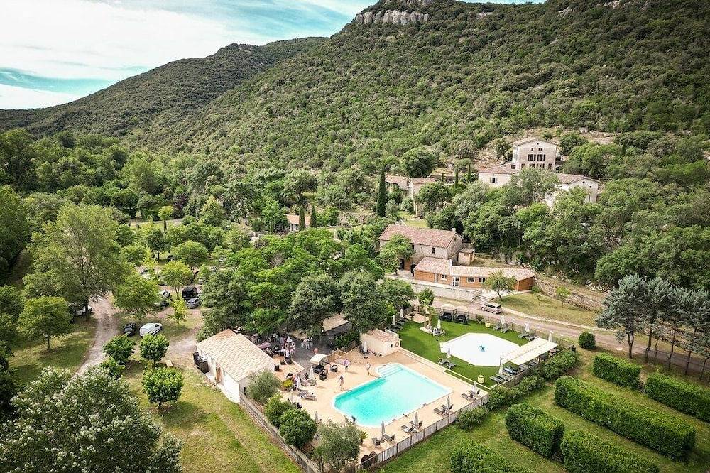 Entire apartment, Domaine de Bagard - Gîte Cevennes 53m² 4/7 pers Terrace in Sauve, Le Vigan region