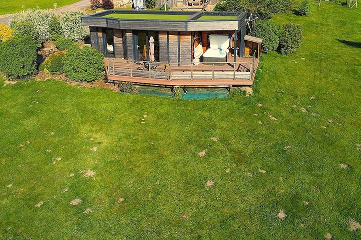 Gîte pour 2 personnes, avec jardin ainsi que terrasse et jacuzzi